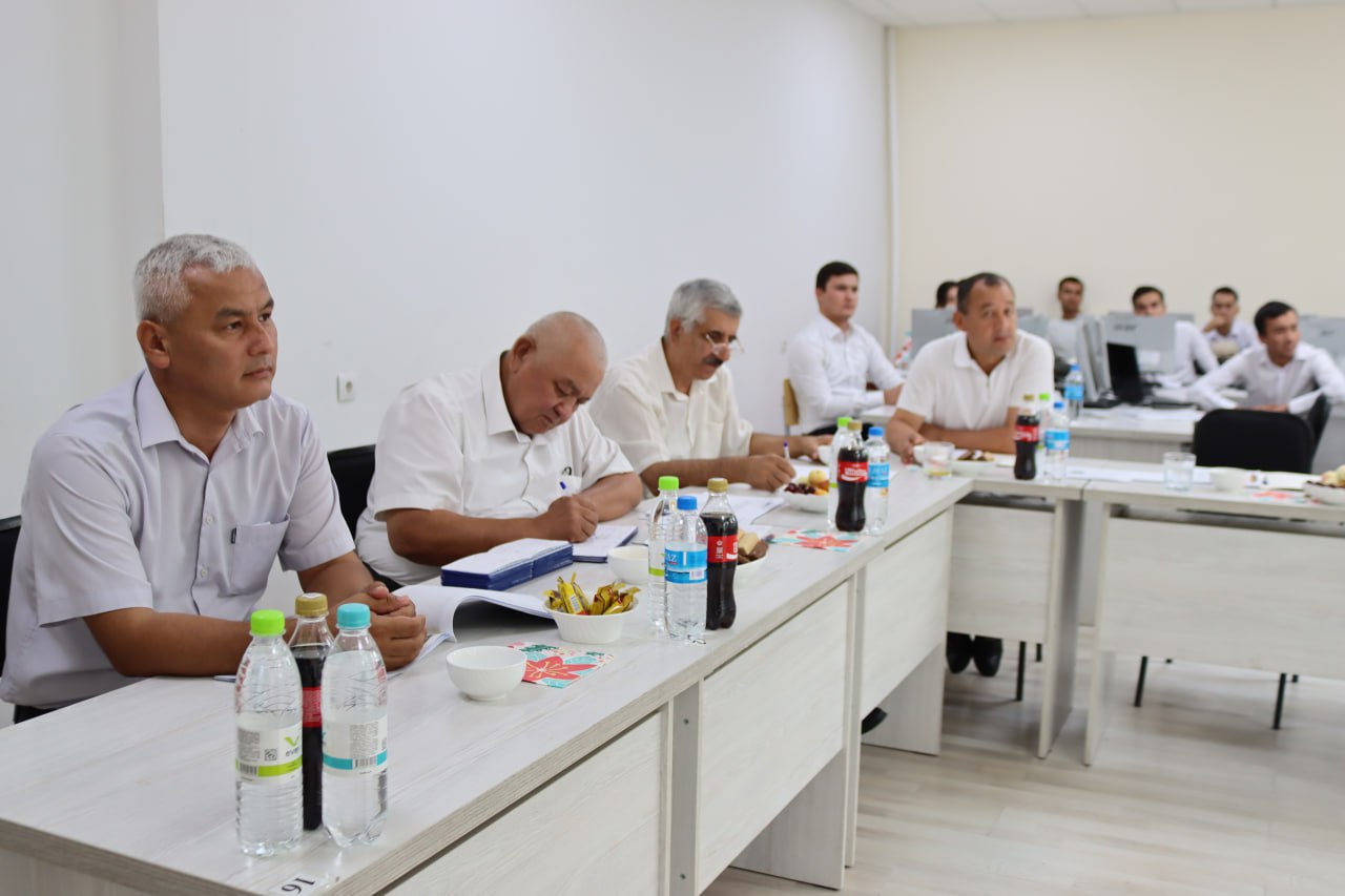 Bitiruv malakaviy ishlarini himoya qilish jarayoni davom etmoqda